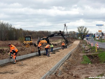 Nowy ciąg powstaje po wschodniej stronie ulicy.