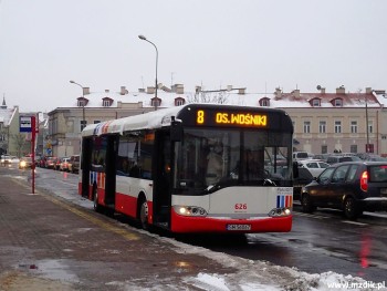 Jeden z pojazdów rezerwowych na trasie linii 8.