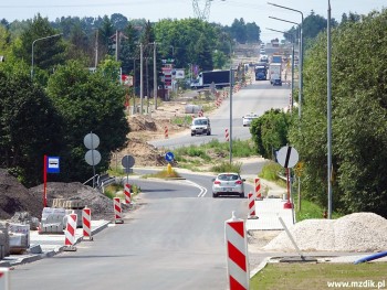 W tle widać krajowy odcinek ulicy Wolanowskiej.