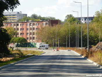 Widok w kierunku bloków przy ulicy Kolberga.