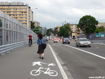Z obiektu korzystają kierowcy, piesi i rowerzyści.