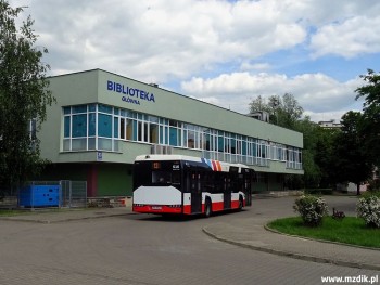 Solaris linii 13 na objeździe procesji Bożego Ciała.