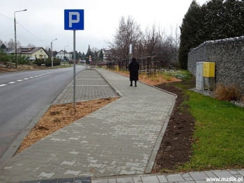 Nowy chodnik od kościoła w kierunku osiedla.