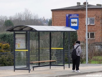 Na większości przystanków są ustawione wiaty.