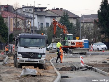 Widok budowanej jezdni od strony ulicy Białej.