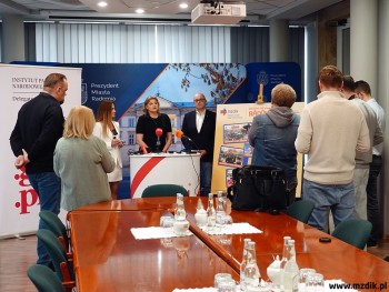 Konferencja prasowa o jubileuszowych kartach.