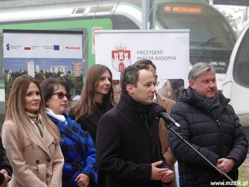 Przy mikrofonie wicewojewoda Patryk Fajdek.