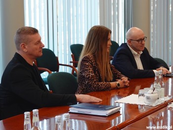 Zastępczyni prezydenta miasta i dyrekcja MZDiK.