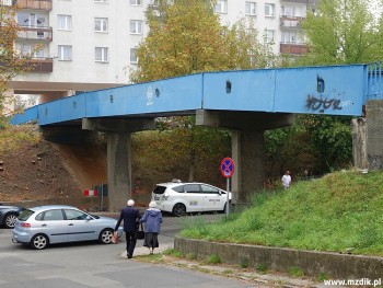 W balustradach pojawiły się specjalne otwory.
