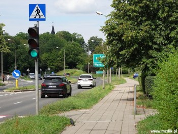 Obok liceum przy 11 Listopada też będzie ścieżka.