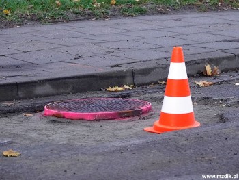 Regulacja poziomu studzienek kanalizacyjnych.