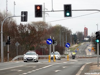 Sygnalizacja na skrzyżowaniu z ulicą Wapienną.