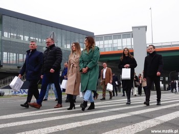 Inauguracyjne przejście odcinkiem nowej drogi.