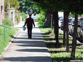 Wyremontowany chodnik wzdłuż ulicy Siennej.
