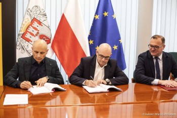 Podpisanie umowy z wykonawcą przebudowy.