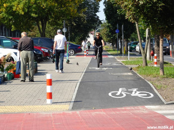 Rowerzyści już mogą korzystać z nowej drogi.