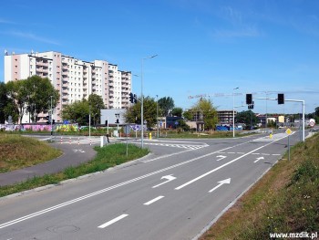 A to skrzyżowanie z łącznikiem do ulicy Struga.
