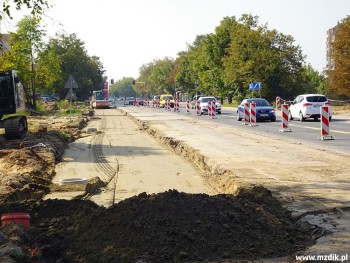 Poszerzanie odcinka ulicy Struga przy wiadukcie.