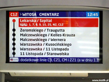 Monitor w autobusie podczas obsługi linii C12.