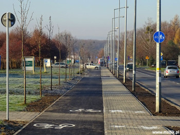 Droga rowerowa wzdłuż ulicy Aleksandrowicza.