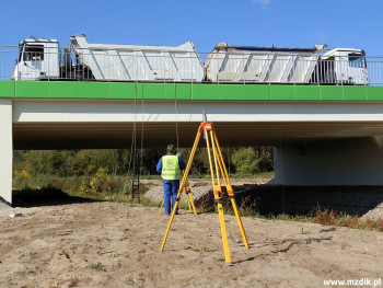 Próby obciążeniowe mostu na ulicy Mieszka I.