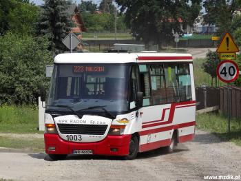 Autobus Jelcz typu midi na linii zastępczej Z23.