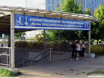 Tunel dla pieszych pod aleją Grzecznarowskiego.