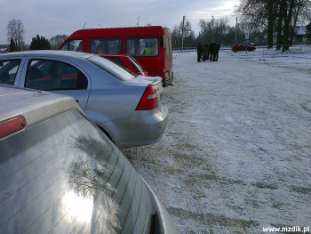 Parking obok kościoła przy ulicy Kozienickiej.