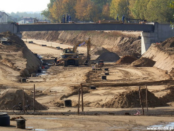 Budowa wiaduktu nad obwodnicą na Wyścigowej.