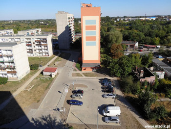Nowy parking obok bloków przy ulicy Szklanej.