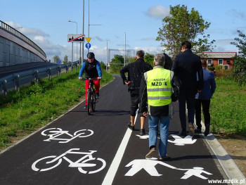 Nowy ciąg pieszo-rowerowy przy ulicy Kuronia.