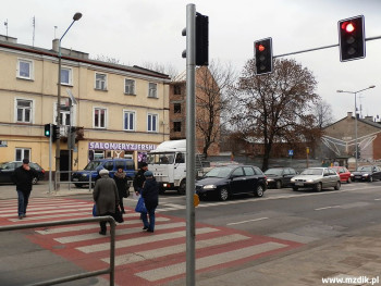 Nowa sygnalizacja na przejściu na Słowackiego.